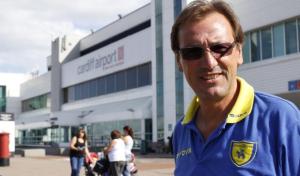Pacione en la actualidad, con el polo del club para el que ahora trabaja, el Chievo Verona